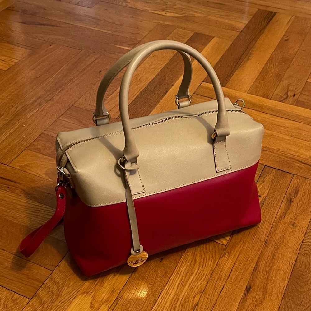 NWOT GIANNI NOTARO SAFFINO0 LEATHER RED / BEIGE HANDBAG